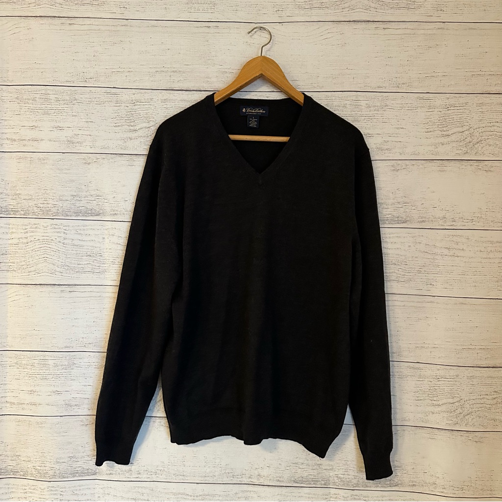 Brooks Brothers Men’s Wool Blend V- Neck Sweater.